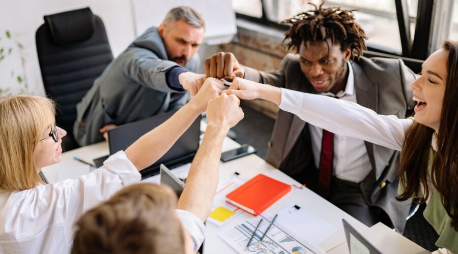 Team work makes the dream work. Growth team leadership in action.